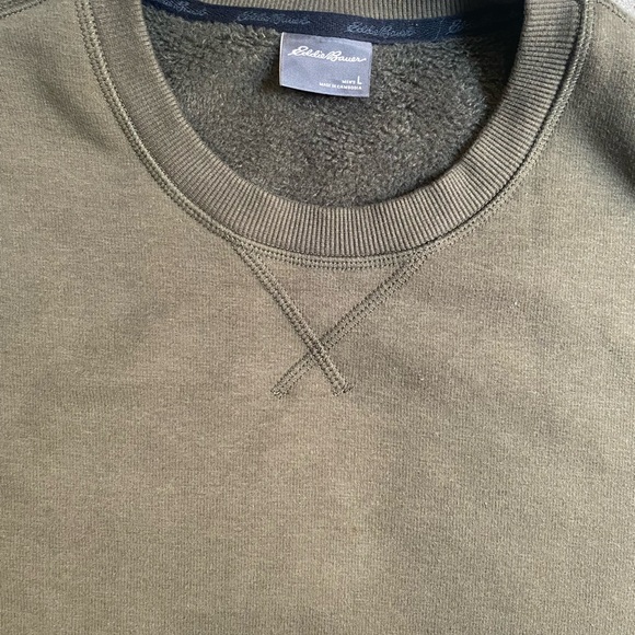 Eddie Bauer Men's Crewneck Sweater in Olive - Picture 4 of 5